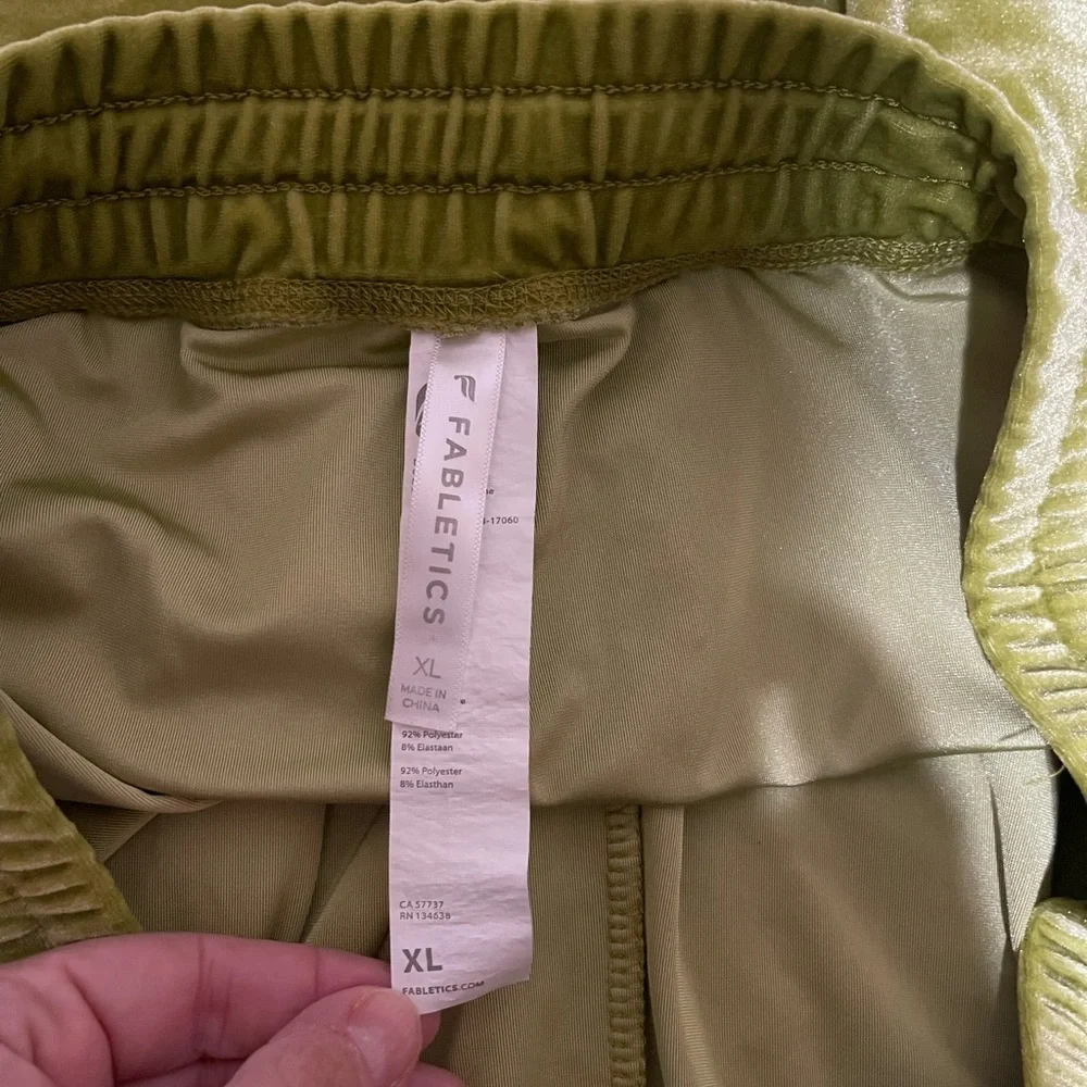 Women’s Fabletics lime green velour super soft drawstring jogger sweatpants XL - Picture 3 of 4